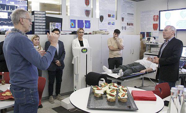 Zehn Jahre Herzrhythmusmodelle in Offenburg: Im Workshop Elektrophysiologie der Hochschule sind digitale Herzrhythmusmodelle und -simulationen gefeiert worden.
Foto: Hochschule Offenburg Zehn Jahre Herzrhythmusmodelle in Offenburg: Im Workshop Elektrophysiologie der Hochschule sind digitale Herzrhythmusmodelle und -simulationen gefeiert worden.
Foto: Hochschule Offenburg