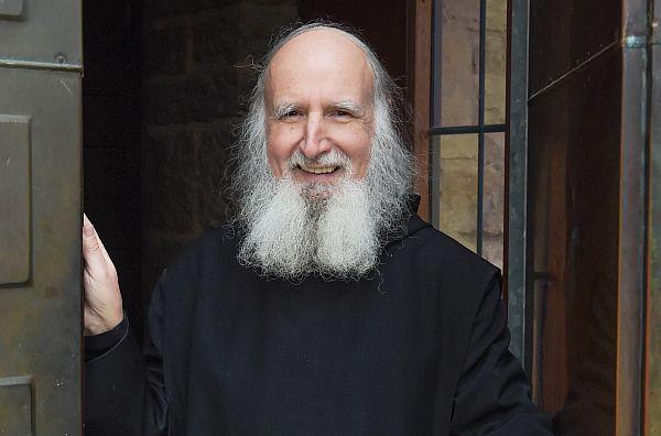 15. März: Anselm Grün (Bild) stellt neues Buch im PaulusSaal Freiburg vor.
Foto: Evangelische Stadtmission Freiburg e.V. - Daniel Biskup 15. März: Anselm Grün (Bild) stellt neues Buch im PaulusSaal Freiburg vor.
Foto: Evangelische Stadtmission Freiburg e.V. - Daniel Biskup