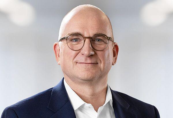 Vorstandswechsel bei der SICK AG in Waldkirch.
Markus Vatter, seit 2006 Mitglied des Vorstands der SICK AG und verantwortlich für Finance & IT, verlässt das Unternehmen nach 17 Jahren.
Foto: SICK AG Vorstandswechsel bei der SICK AG in Waldkirch.
Markus Vatter, seit 2006 Mitglied des Vorstands der SICK AG und verantwortlich für Finance & IT, verlässt das Unternehmen nach 17 Jahren.
Foto: SICK AG