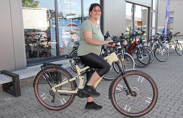 Verkaufsoffener Sonntag in Rheinhausen: Zweirad+Reifen Schönstein
Bild: FSRM Verkaufsoffener Sonntag in Rheinhausen: Zweirad+Reifen Schönstein
Bild: FSRM