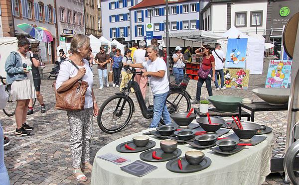 55. Emmendinger Künstlermarkt
Bild: Reinhard Laniot / REGIOTRENDS lokal: "EM-extra" 55. Emmendinger Künstlermarkt
Bild: Reinhard Laniot / REGIOTRENDS lokal: "EM-extra"