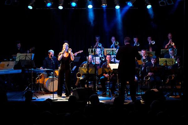 Big Band W
Foto by Christopher Ziemann Big Band W
Foto by Christopher Ziemann