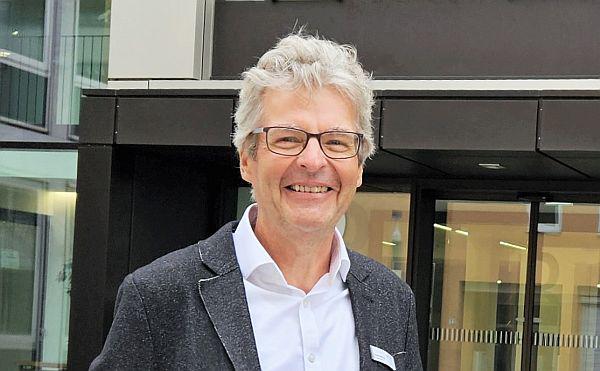 Lorenz Wehrle (neuer Beigeordneter der Stadt Weil am Rhein) bezog sein Büro im Rathaus.
Lorenz Wehrle hat seine Tätigkeit als Bürgermeister im Rathaus der Stadt Weil am Rhein angetreten.
Foto: Stadtverwaltung Weil am Rhein - Bähr Lorenz Wehrle (neuer Beigeordneter der Stadt Weil am Rhein) bezog sein Büro im Rathaus.
Lorenz Wehrle hat seine Tätigkeit als Bürgermeister im Rathaus der Stadt Weil am Rhein angetreten.
Foto: Stadtverwaltung Weil am Rhein - Bähr