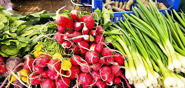 Markt in Weil am Rhein wird auf 30. April vorverlegt.
Frisches Gemüse und viele Köstlichkeiten mehr gibt es auf dem Wochenmarkt. Dieser wird vom 1. Mai auf den 30. April vorverlegt.  

Foto: Stadtverwaltung Weil am Rhein - Bähr