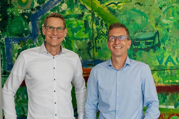 Freiburger Verkehrs AG stellt Bilanz 2023 vor
VAG-Vorstände Oliver Benz (links) und Stephan Bartosch
Foto: Jens Glade / Internetzeitung REGIOTRENDS Freiburger Verkehrs AG stellt Bilanz 2023 vor
VAG-Vorstände Oliver Benz (links) und Stephan Bartosch
Foto: Jens Glade / Internetzeitung REGIOTRENDS