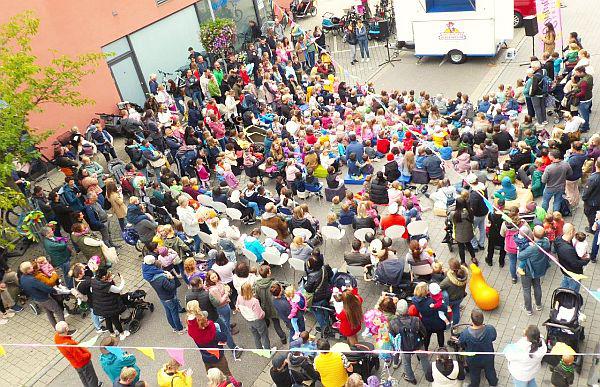 Erfolgreiches Straßenfest der Mediathek Bad Krozingen.
Foto: Mediathek Bad Krozingen Erfolgreiches Straßenfest der Mediathek Bad Krozingen.
Foto: Mediathek Bad Krozingen