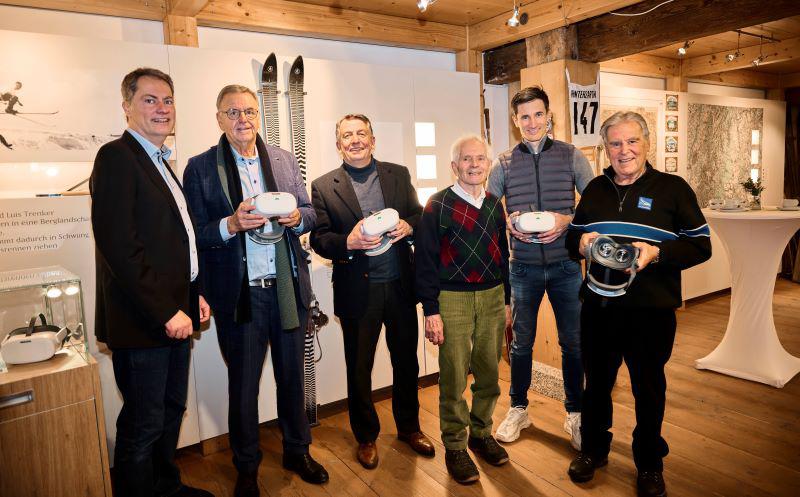 Der Geschäftsführer VR Coaster Thomas Wagner, Roland Mack, der Bürgermeister von Hinterzarten Klaus-Michael Tatsch, die Skisprunglegenden Georg Thoma und Martin Schmitt, Hansjörg Eckert
Bild: Europa-Park
Der Geschäftsführer VR Coaster Thomas Wagner, Roland Mack, der Bürgermeister von Hinterzarten Klaus-Michael Tatsch, die Skisprunglegenden Georg Thoma und Martin Schmitt, Hansjörg Eckert
Bild: Europa-Park