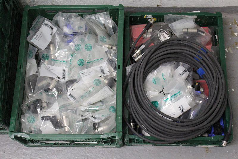 Eigentümer nach mutmaßlichen Diebstählen gesucht.
Drei-polige Kabelbuchsen.
Foto: Polizei Eigentümer nach mutmaßlichen Diebstählen gesucht.
Drei-polige Kabelbuchsen.
Foto: Polizei