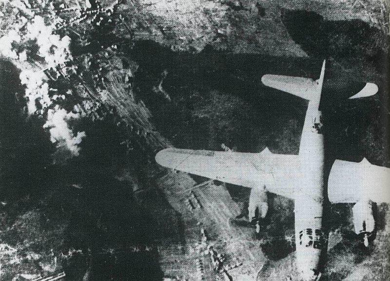 17. April 2025: "Bomben, Einmarsch, Frieden" in Lahr.
Luftbild des amerikanischen Fliegerangriffs auf die Serre-Kaserne in Lahr am 19. Februar 1945.
Foto: Stadt Lahr - Archiv Norbert Klein 17. April 2025: "Bomben, Einmarsch, Frieden" in Lahr.
Luftbild des amerikanischen Fliegerangriffs auf die Serre-Kaserne in Lahr am 19. Februar 1945.
Foto: Stadt Lahr - Archiv Norbert Klein