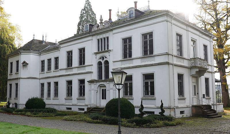 7. Mai 2025: Festakt am 150. Todestag von Stifter Christian Wilhelm Jamm in Lahr.
Villa Jamm im Stadtpark Lahr.
Foto: Stadt Lahr
7. Mai 2025: Festakt am 150. Todestag von Stifter Christian Wilhelm Jamm in Lahr.
Villa Jamm im Stadtpark Lahr.
Foto: Stadt Lahr